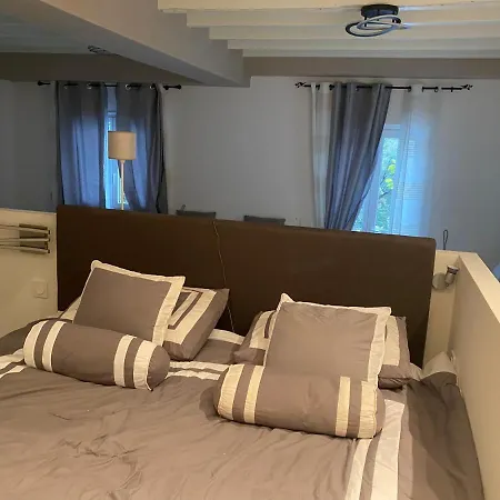 Beautiful 3-Bed Villa In Beausoleil فيلة