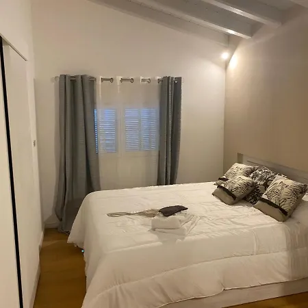 Beautiful 3-Bed Villa In Beausoleil فيلة بوزولي