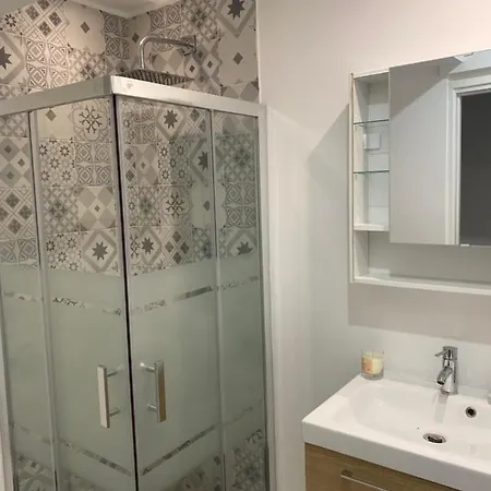 Beautiful 3-Bed Villa In Beausoleil فيلة بوزولي